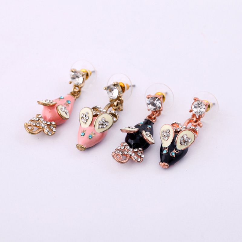 Vintage Inlaid Rhinestone Little Mouse Asymmetrical Earrings Wholesale Nihaojewelry display picture 6