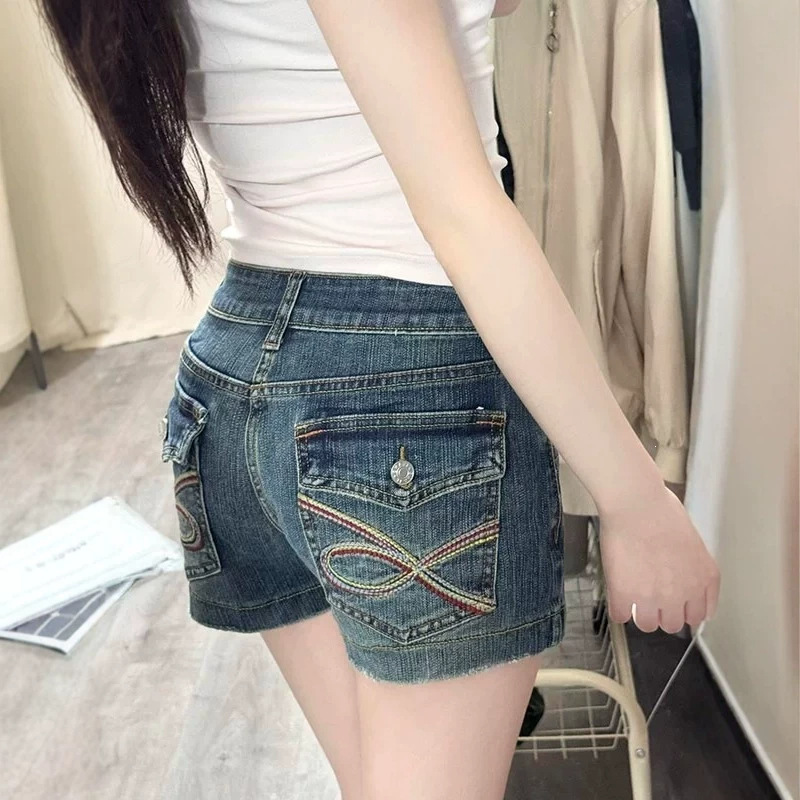Retro Blue Hot Girl Denim Shorts for Women, Summer Style, Plus Size, Pear-Shaped Body, Hip-Covering, Slimming Hot Pants, Ultra-Short Shorts Retro Blue Hot Girl Denim Shorts for Women, Summer Style, Plus Size, Pear-Shaped Body, Hip-Covering, Slimming Hot Pants, Ultra-Short Shorts