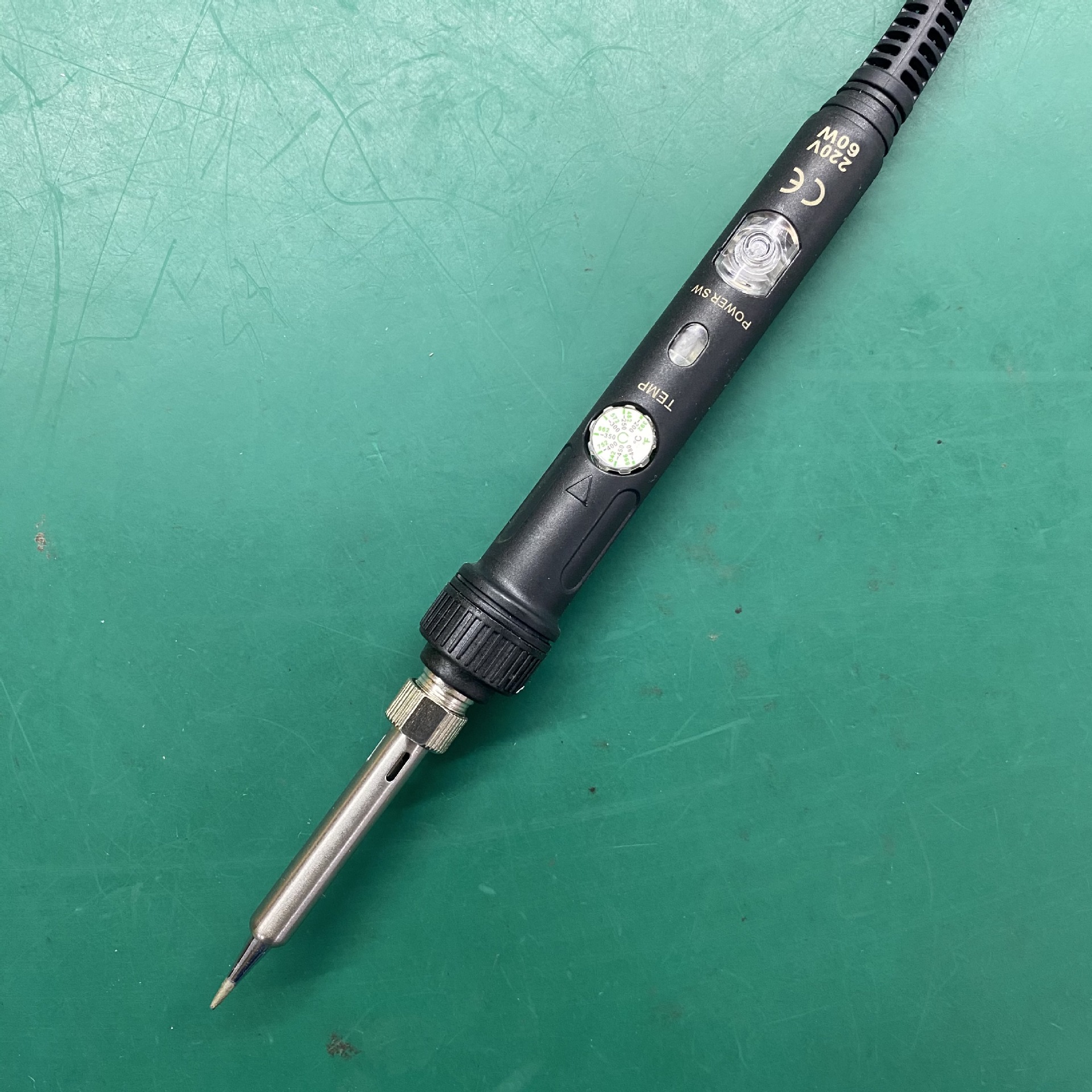 Soldador eléctrico con pantalla digital de 220V estándar europeo transfronterizo 60W soldador eléctrico de temperatura constante ajustable Juego estándar estadounidense Herramientas de soldadura