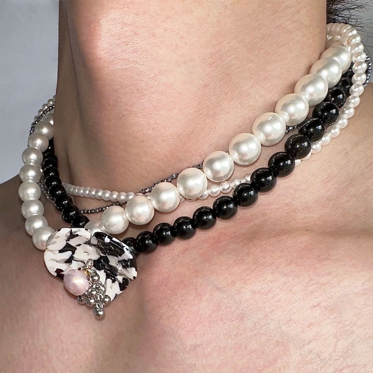 小众四层一体式花朵珍珠项链重工多层锁骨链cchoker设计师款2024