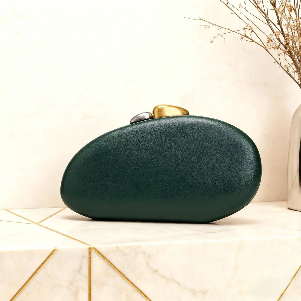 Nuevo comercio exterior transfronterizo Europa y los Estados Unidos bolsa de cena de damas un hombro inclinado cruce ligero clavos de lujo estilo especial bolsa de noche