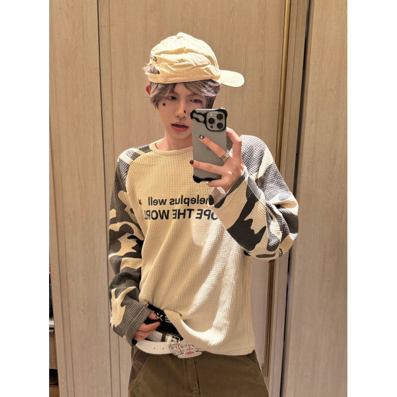 American retro letter-print camouflage patchwork raglan-sleeve knit sweater, men's new spring casual and versatile boxy long-sleeve style American retro letter-print camouflage patchwork raglan-sleeve knit sweater, men's new spring casual and versatile boxy long-sleeve style