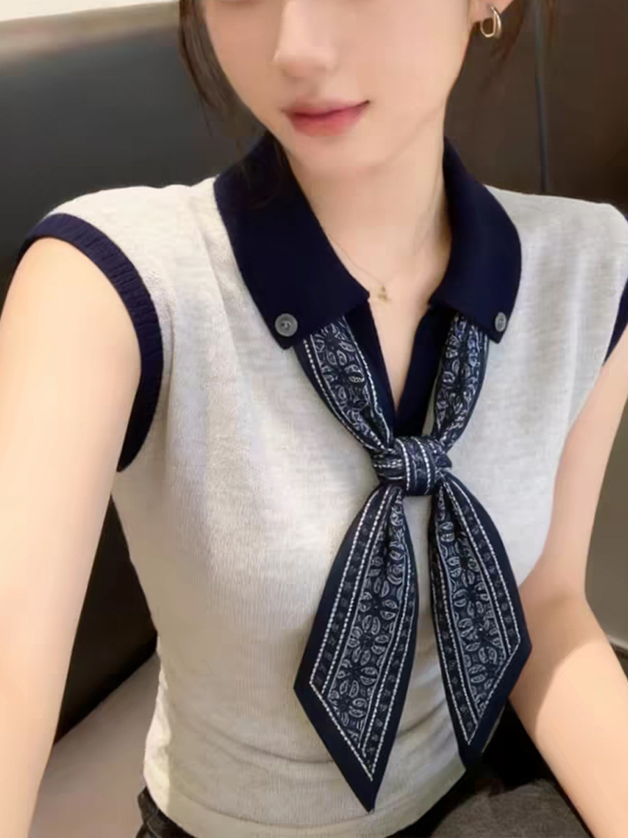 Áo thun không tay nữ phối khăn lụa cổ polo dệt kim — Khăn lụa màu xám