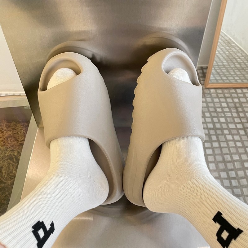 莆田ココナッツスリッパ yeezy スリッパ スライド ライスブラウン 滑り止め 暖かい サンドイエロー アウターシューズ 男女兼用 トレンド|undefined