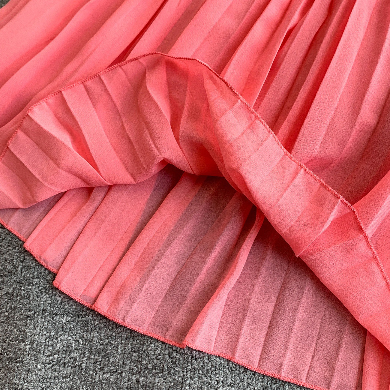 Women's French Style V-Neck Slip Dress Elegant Hollow Out Waist Cinching Slimming Pleated Long Skirt For Casual Elegant Fashion_ecoleips.com
