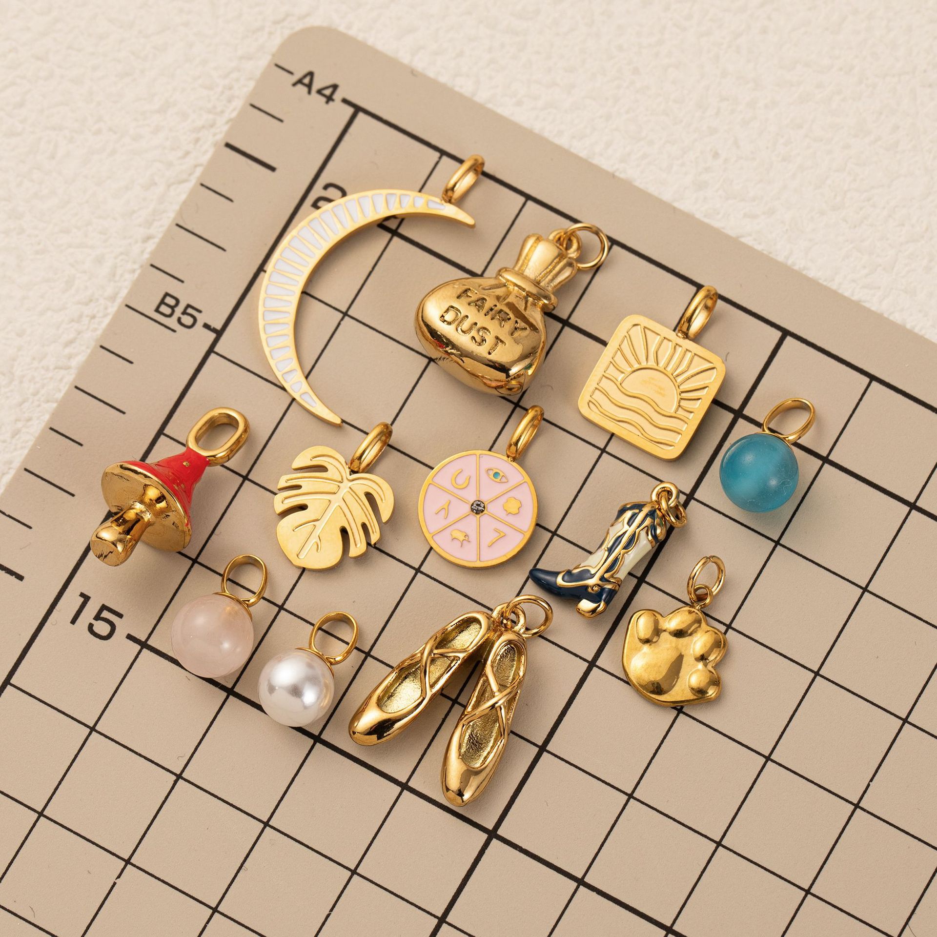 3g Weight 0.03µm Gold Plating Thickness UV Plating Gold Plating Process Pendant Jewelry Making Type 18K Real Gold Plated Plating Material 1 Piece Quantity Copper Material Paw Print, Chalcedony, Mushroom, Shoe Pattern Cute Style Plating Craft 1 Piece Copper Paw Print Chalcedony Mushroom Polished Pendant DIY Jewelry Accessories 2