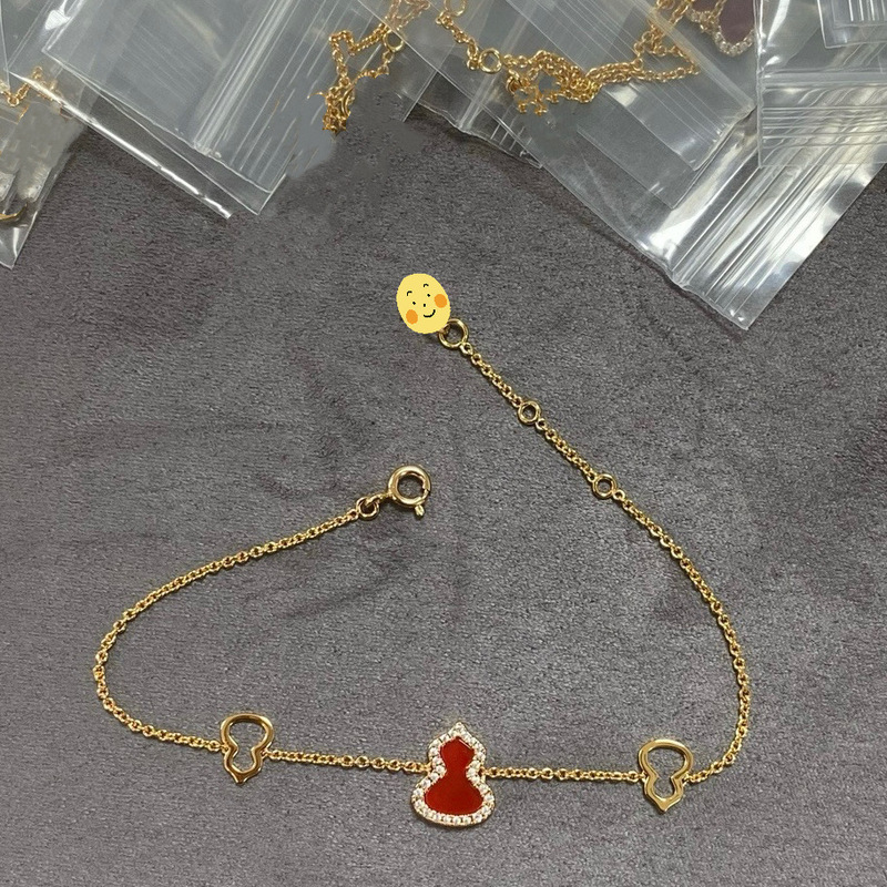 Niche Jewelry Craft Gentle and Elegant White Fritillaria High-grade Red Chalcedony with Diamond Three Gourd Exquisite Fashion Bracelet for Women