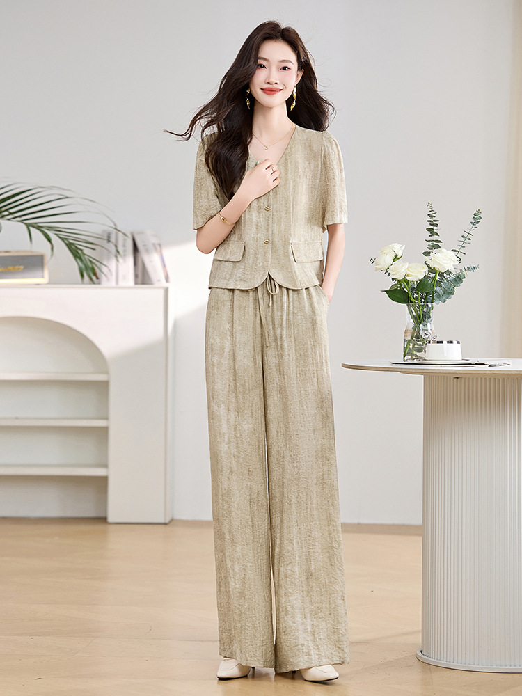 Bộ đồ công sở nữ mùa hè áo vest nhỏ phối quần ống rộng hai mảnh HE9837 — Màu hồng, Màu Kaki