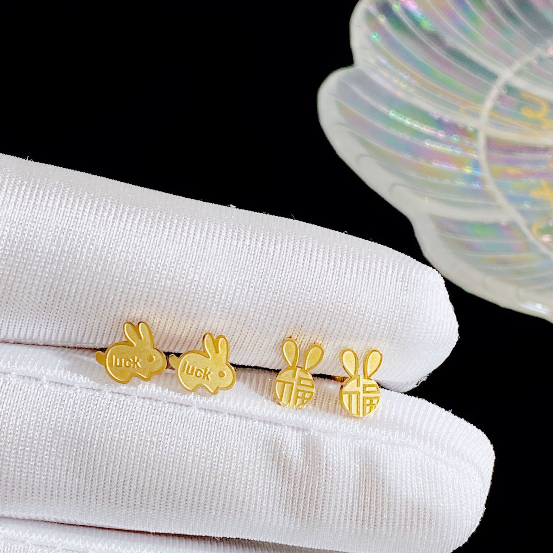 Retro Rabbit Titanium Steel Plating Artificial Pearls Ear Studs 1 Pair