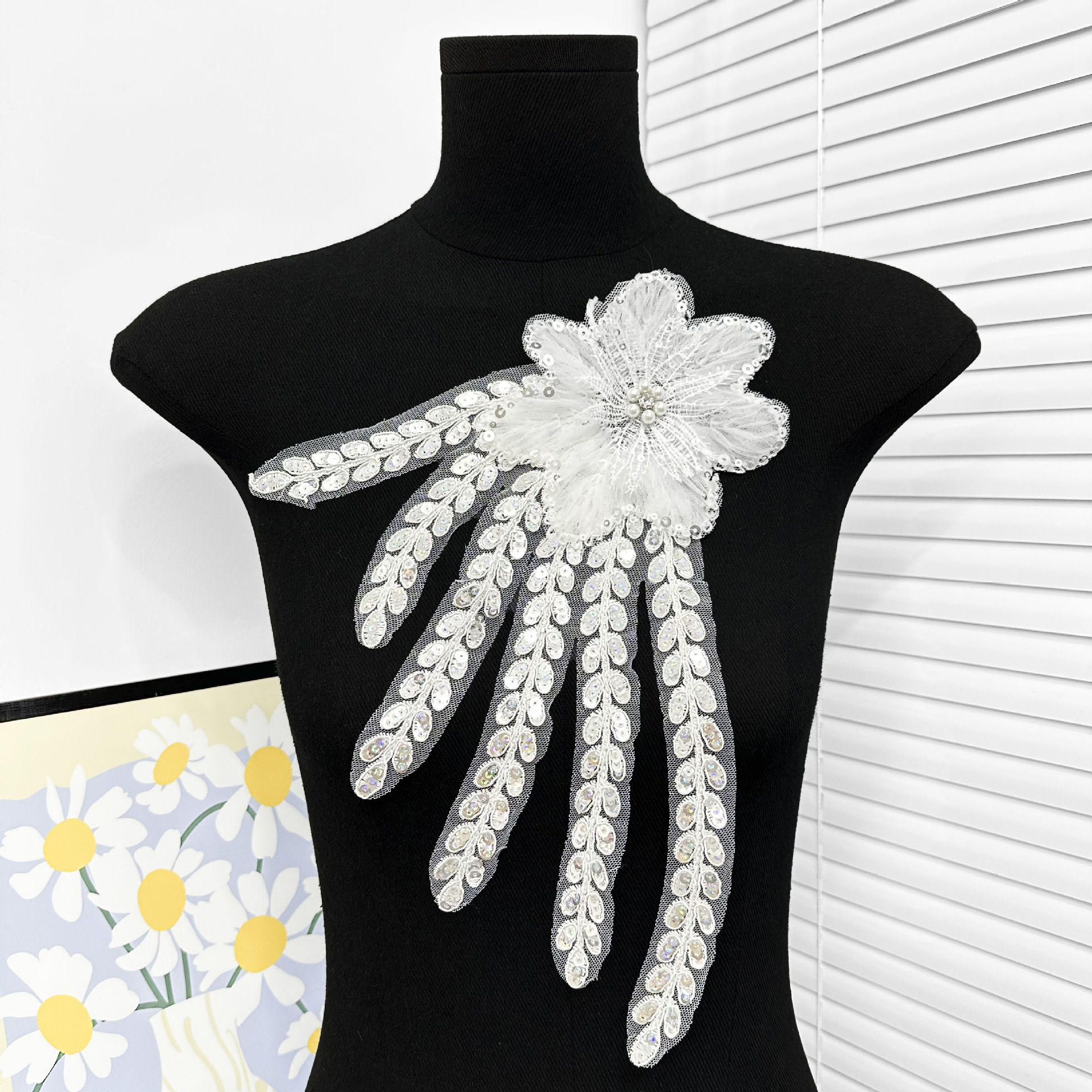 Super inmortal flor tridimensional computadora bordada esquinilla clavos de flores de malla encaje vestido de boda accesorios