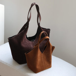 Demi-season capacious basket, one-shoulder bag, tape