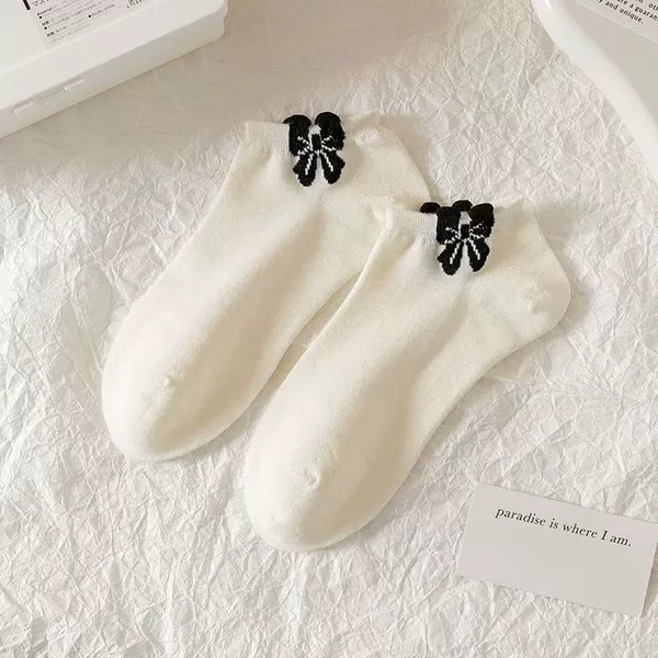 064【White + Bow】