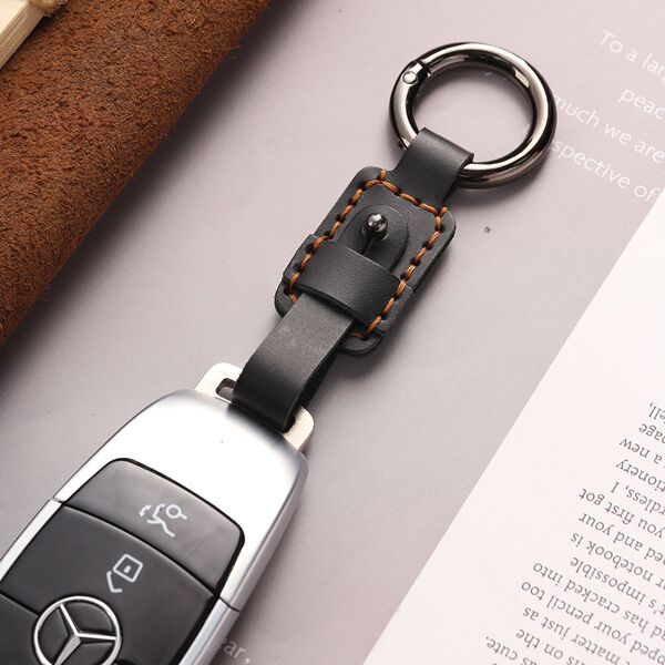 Retro creative universal leather keychain handmade for keys