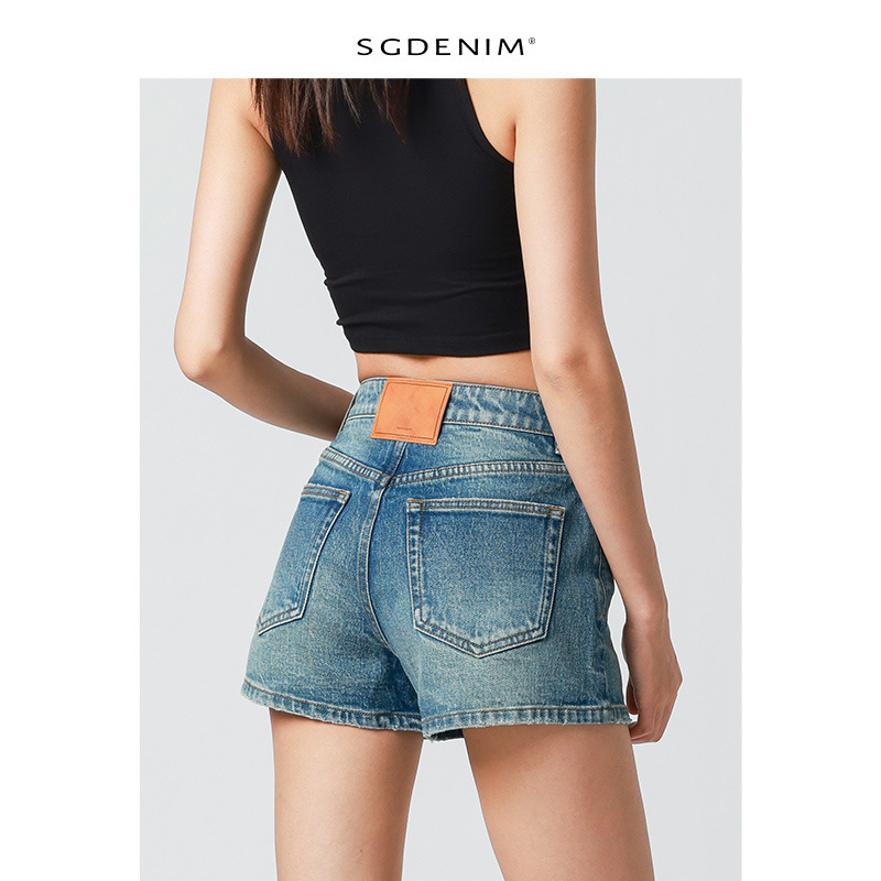 【Same Style as Big Brands】American Classic Denim Shorts High-Waisted Slim Fit for Women, Slimming Effect, 26 Summer New Hot Item 【Same Style as Big Brands】American Classic Denim Shorts High-Waisted Slim Fit for Women, Slimming Effect, 26 Summer New Hot Item