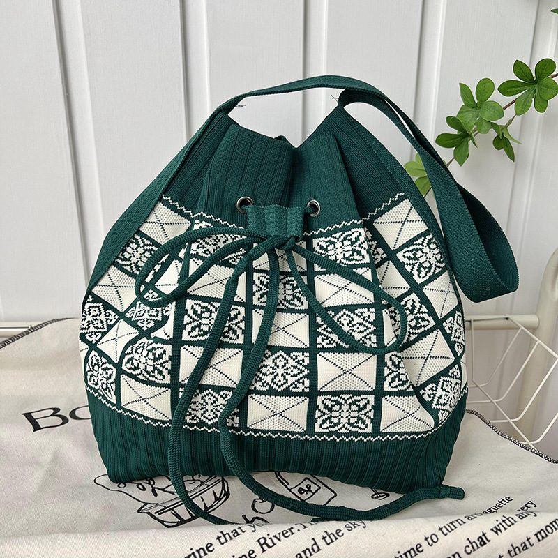 Bolsa de cubo de punto nuevo diseño japonés y coreano simple bolso de hombro de moda femenina versátil bolso portátil de viaje de verano