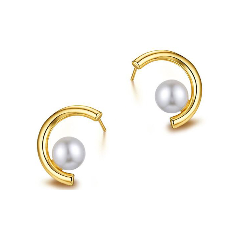 Pendientes de perlas en forma de C de plata esterlina 925 medio anillo de plata en forma de C Pendientes de perlas de moda europea y americana de diseño geométrico simple de las mujeres temperamento versátil
