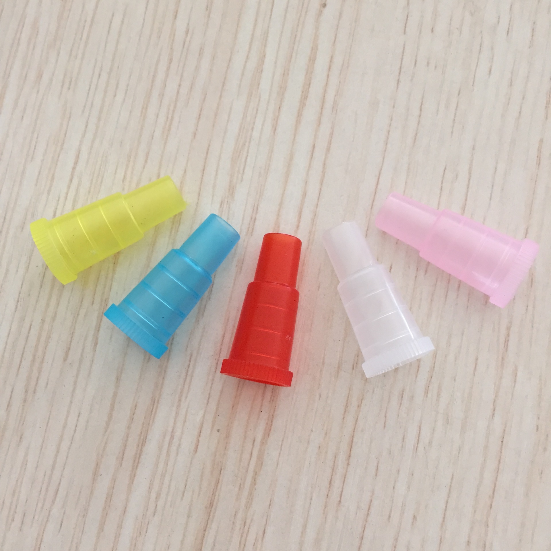 厂家供应阿拉伯一次性塑料烟嘴   糖果色塑料烟嘴