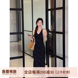 【苏黎尔小姐】小个子春夏气质吊带连衣裙女2025黑色碎花收腰长裙
