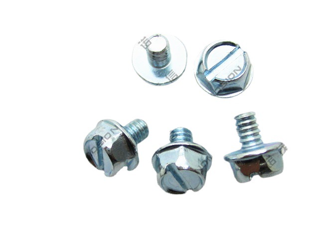 供应鞋钉 倒扣牙螺丝 三角镶钻螺钉 自攻螺丝3.17*4.5