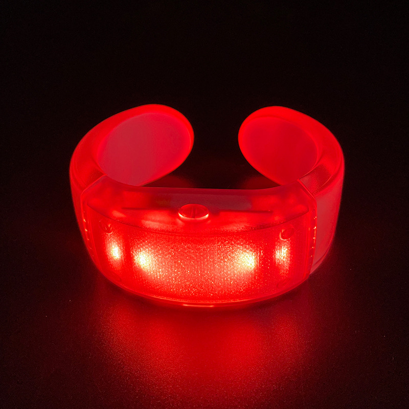 Pulsera recargable Control remoto USB Pulsera luminosa recargable Festival de música dmx Pulsera de soporte de control central Accesorios flash