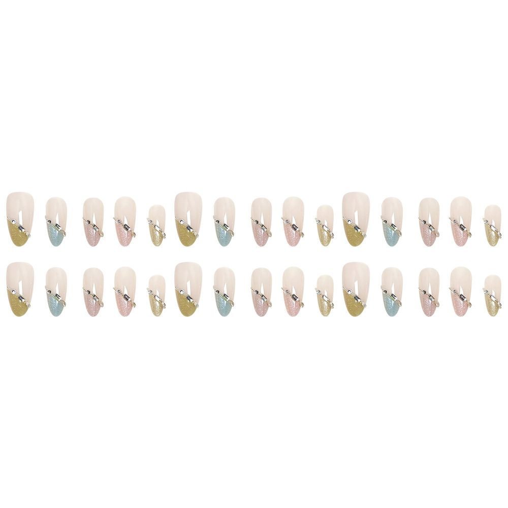 Gato Eye Nail Nail Parche de uñas postizas con incrustaciones de diamantes Armadura corta francesa 30 piezas de polvo desnudo Encuentro Armadura prefabricada
