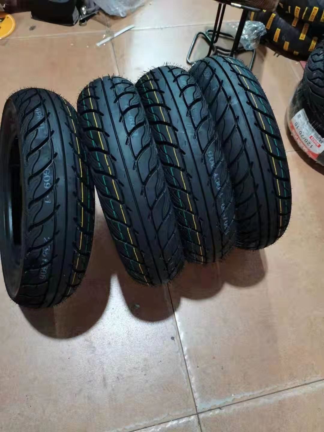 Light riding Suzuki pedal Youyou UU125T/UY125T front and rear tire
