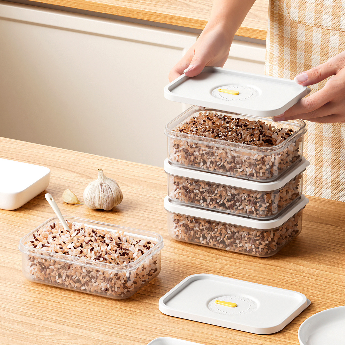 La Caja de almacenamiento del refrigerador, el arroz especial, se divide en cajas frescas de grado alimenticio, los alimentos se sellan con plástico y la Caja de almacenamiento se engrosa.