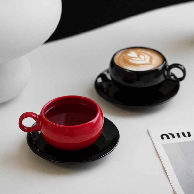 Hogar estilo retro medieval taza de café de cerámica pareja hombres y mujeres taza taza taza taza de leche juego de platillo negro