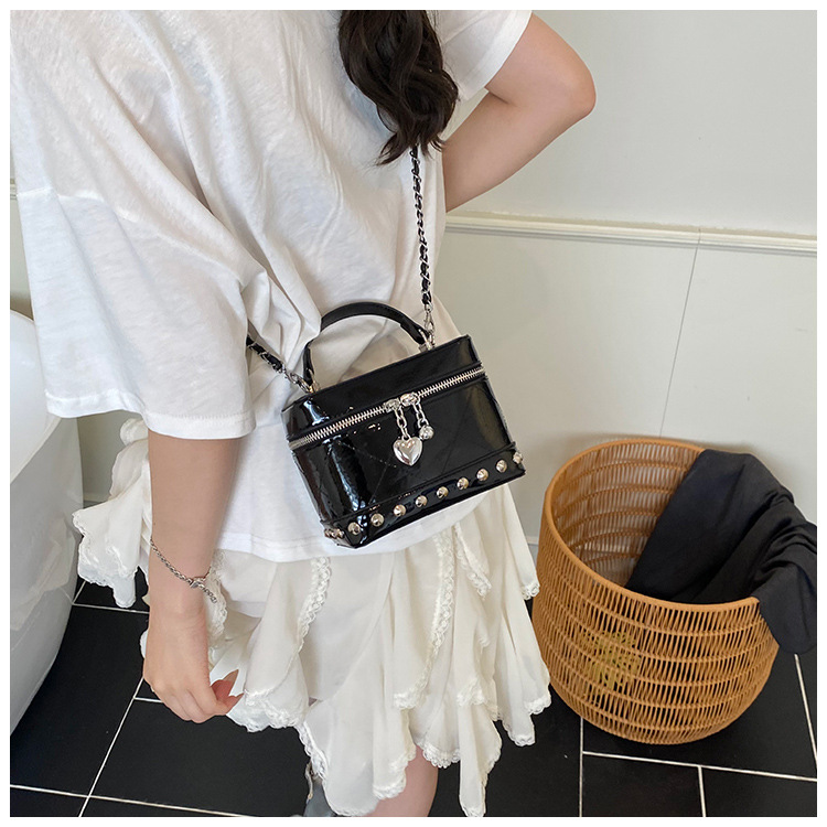 Korean style fashionable handbag for women 2025 summer new style small square bag, simple embroidered thread chain single-shoulder crossbody bag undefined