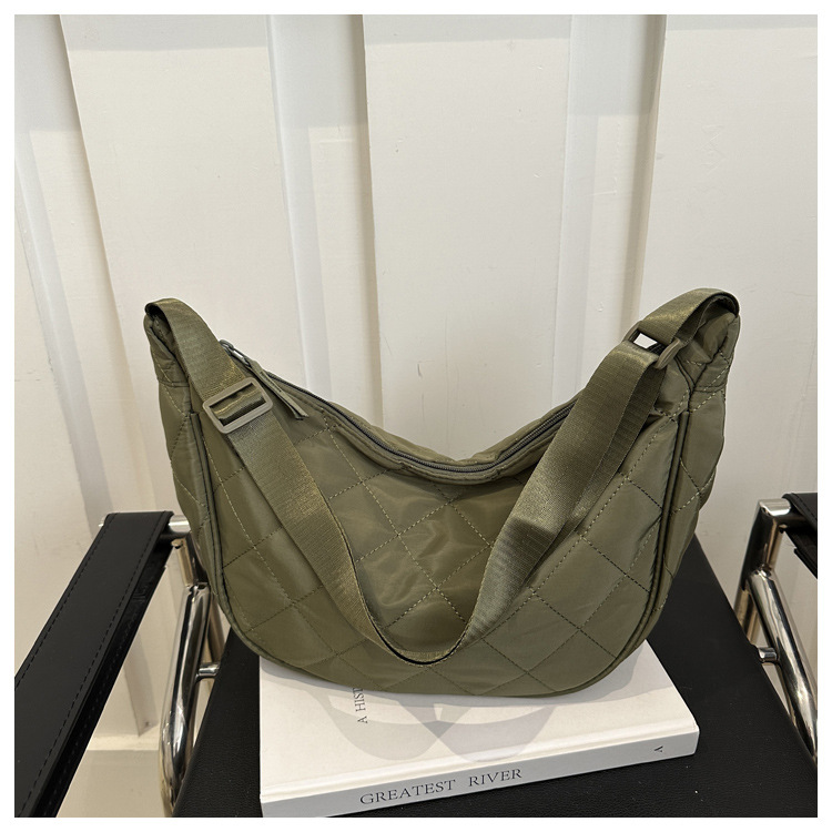 "Stylish large-capacity dumpling bag 2025 New trendy and fashionable niche single-shoulder bag, versatile and simple crossbody bag wholesale. undefined