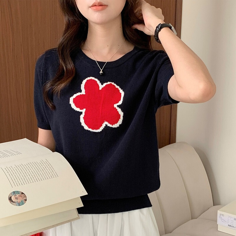 Spring and Summer New Women's Knitwear Round Neck Pure Cotton Pullover Short-Sleeved T-Shirt with a Small Red Flower Design in Sweet Style Spring and Summer New Women's Knitwear Round Neck Pure Cotton Pullover Short-Sleeved T-Shirt with a Small Red Flower Design in Sweet Style