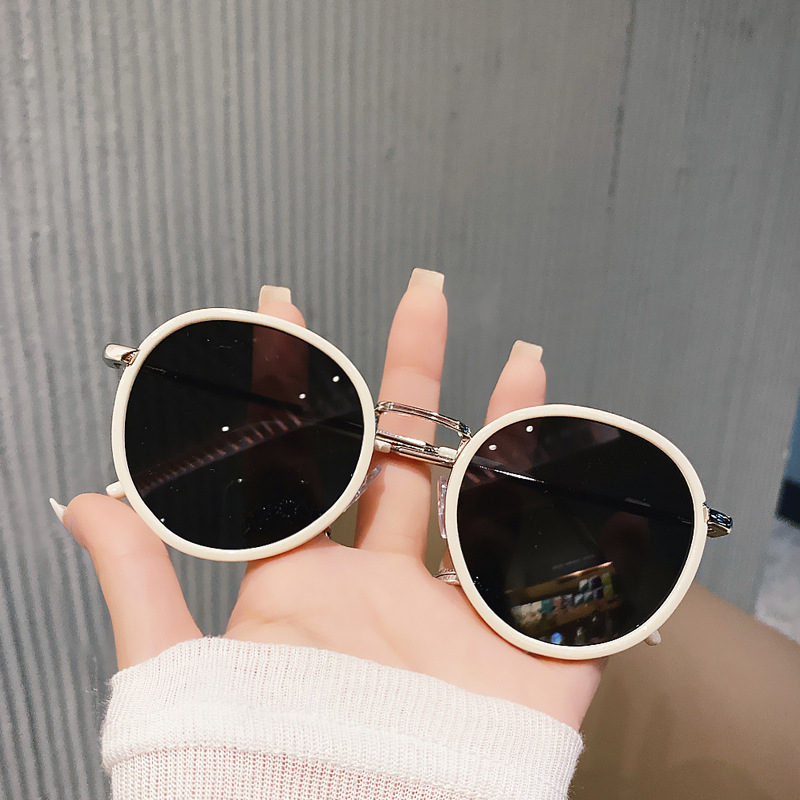 Simple Style Solid Color Ac Round Frame Full Frame Women's Sunglasses display picture 1