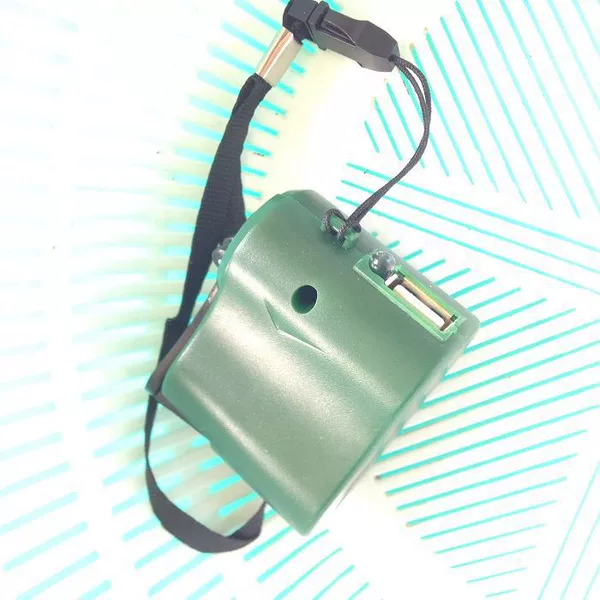 USB mouth hand shakes green