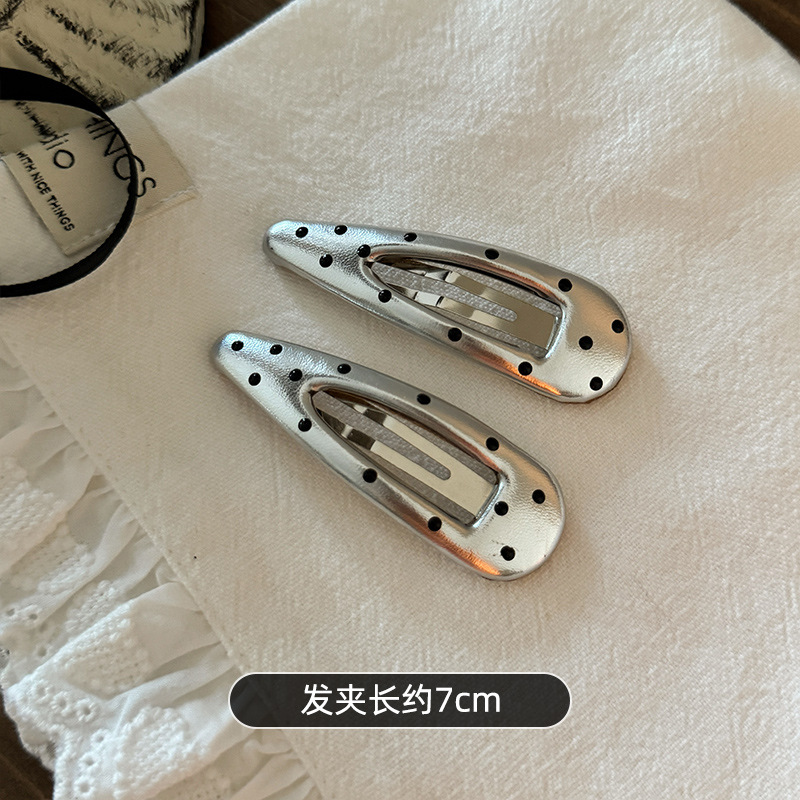 실버 아웃컷 도트 헤어 클립 1개 [재고 있음]