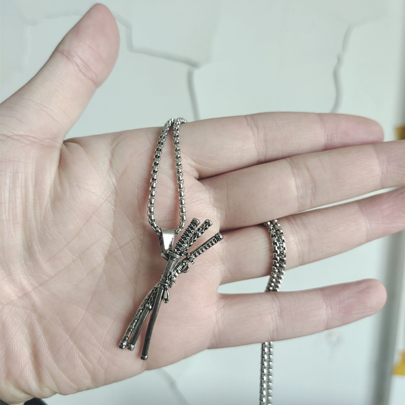 One Piece King Cool Necklace Sauron Male and Female Ghost Checos Anime Three Knife Sword Flow Pendant Accessories Trend_voghion.com