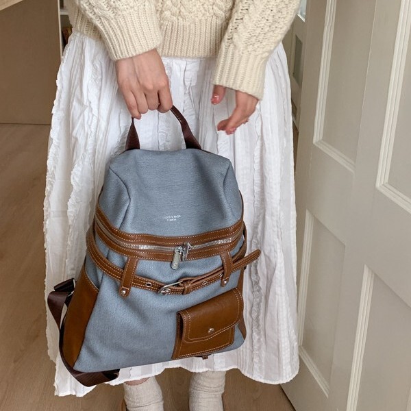 Seasonal New Retro Bags, Fashionable Large-Capacity Backpacks, Elegant Backpacks, Women's European and American Retro Motorcycle Bags Seasonal New Retro Bags, Fashionable Large-Capacity Backpacks, Elegant Backpacks, Women's European and American Retro Motorcycle Bags