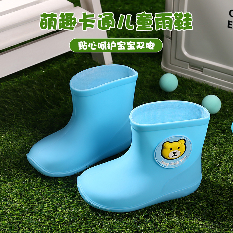子供の束の口の雨の靴の卸売りの軽やかな小さい黄色のアヒルの雨の靴の中で小さい子供の防水は雨具の赤ちゃんの水の靴の女の子を外出します。|undefined