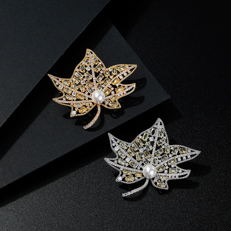 Winter copper zirconium from pearl lapel pin, brooch, protective underware, pin