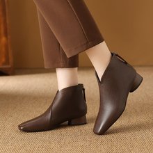 英伦风时尚马丁靴女2025秋冬新款防滑粗跟百搭法式软底舒适短靴女