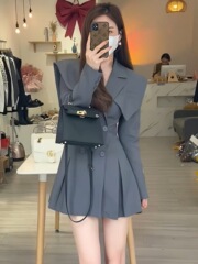 有里布拼接领披肩收腰女装设计感显瘦小个子高级感连衣裙D0157