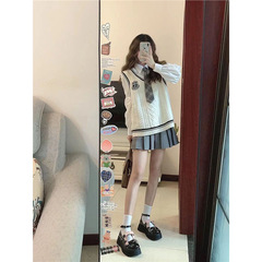 秋の塩系は小柄な揚げ物街JK制服学院風シャツを着ています。