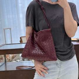 跨境新款高质感纯手工编织手提包时尚百搭大容量羊皮真皮女包代发