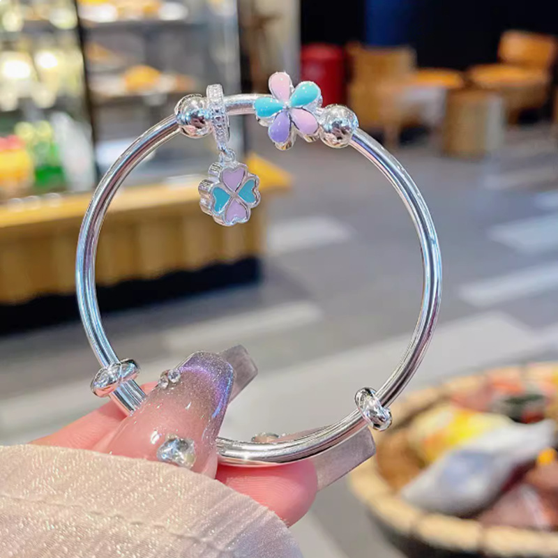 Five-leaf Four-leaf Clover Bracelet Opening Adjustable Painted Bracelet High-value Niche Design Birthday Gift Bracelet Five-leaf Four-leaf Clover Bracelet Opening Adjustable Painted Bracelet High-value Niche Design Birthday Gift Bracelet