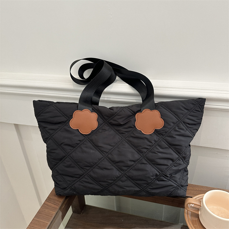 2024 nuevo otoño / invierno algodón bolsa de ropa bolsa de gran capacidad bolsa de ocio bolsa de moda de mujer versátil bolso de hombro de viaje a cuadros