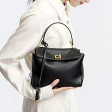 �^��ţƤ�i�ەr�аٴ�б�����Ů�¿��ɫ�μ�С���߼���Ů�����