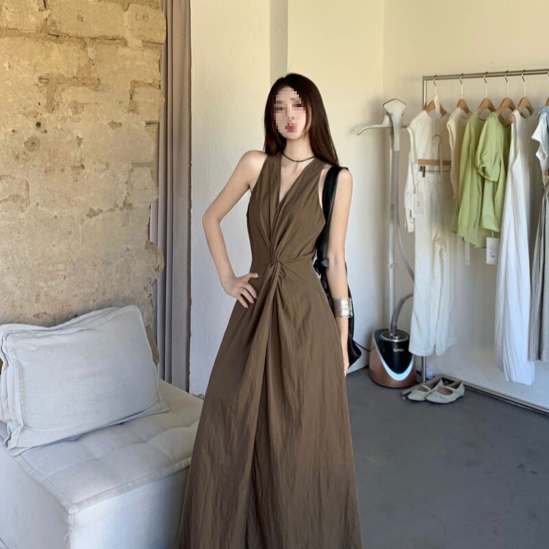 Light Luxury Black Halter Neck Dress for Women, Summer 2026 New Style, Elegant Ankle-Length Dress Light Luxury Black Halter Neck Dress for Women, Summer 2026 New Style, Elegant Ankle-Length Dress