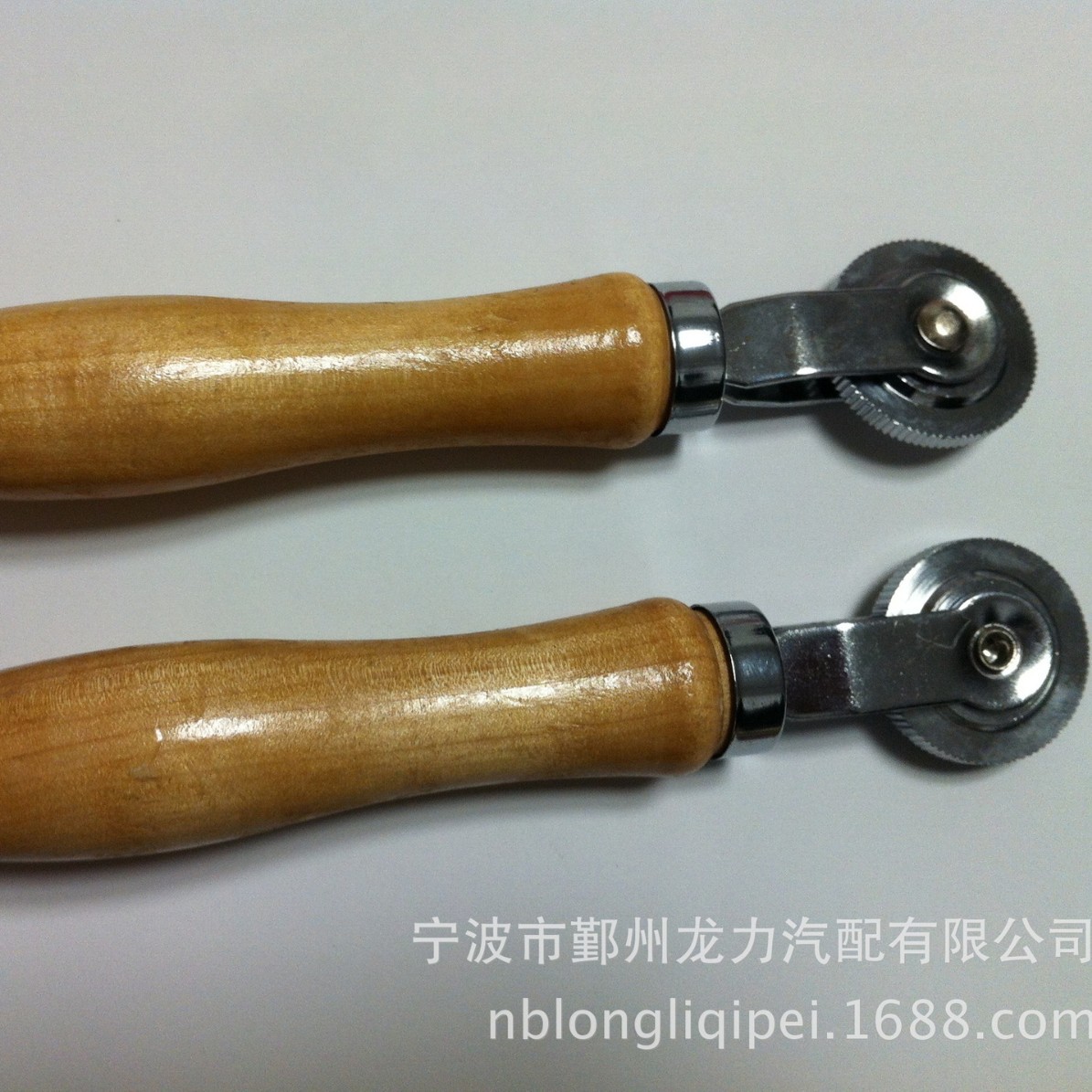 厂家直销  汽车轮胎补胎工具及配件 压实轮木柄补胎滚轮