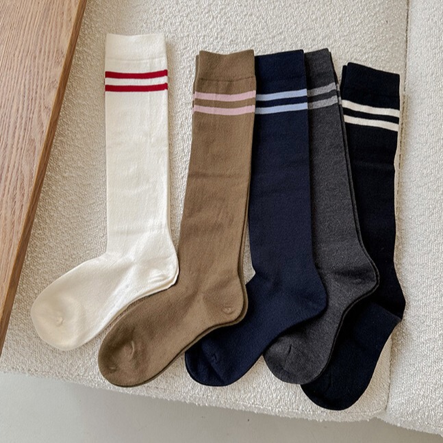 2024 autumn and winter wool thickened soft retro parallel bars academic style knee-length calf socks boneless seam head women's wholesale