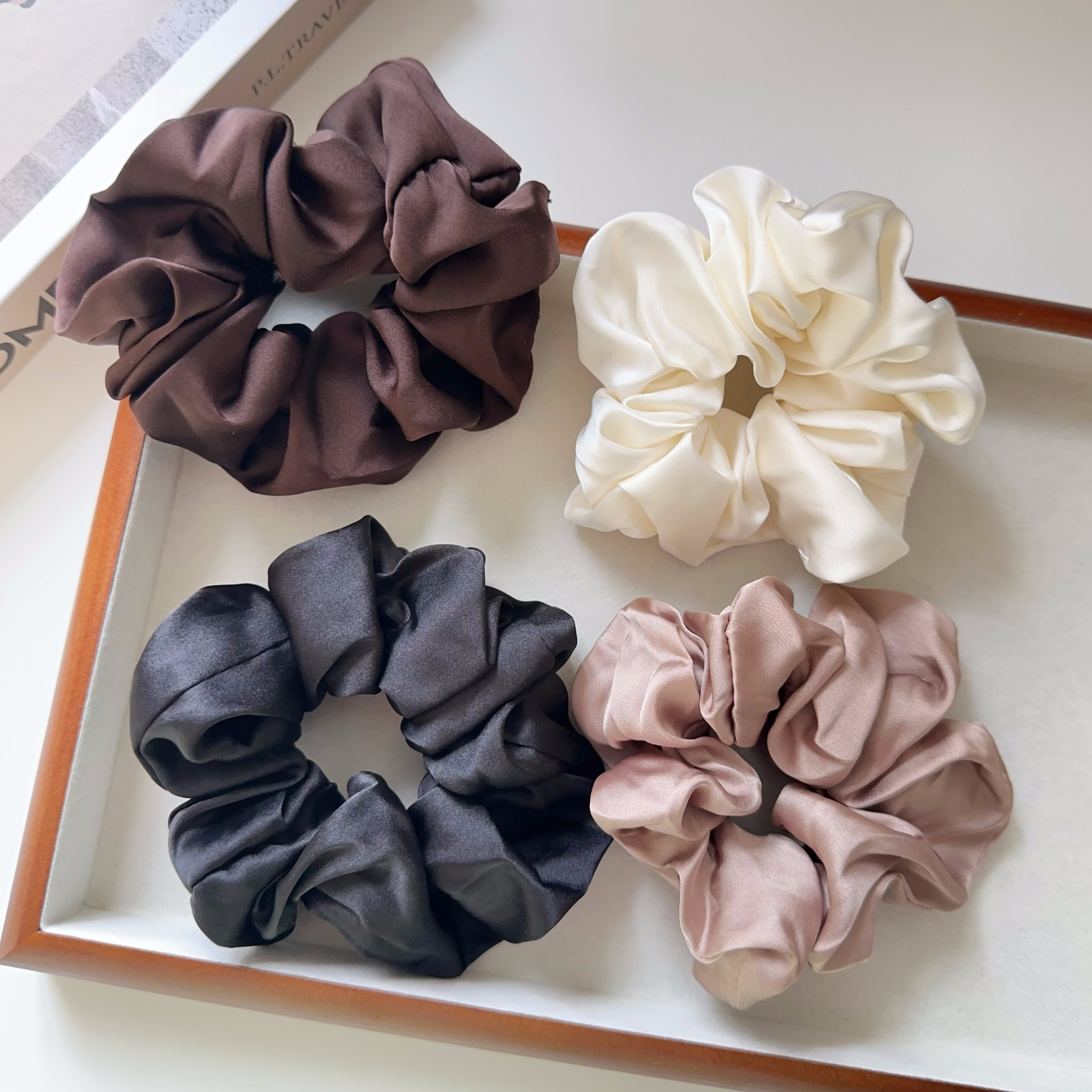 8g Weight Hair Tie Hair Accessories Type 1 Piece Quantity Holiday, Daily Occasion Solid Color Pattern Women's Gender Simple Style, Classic Style Style Women's Simple Style Classic Style Solid Color Cloth Hair Tie 4