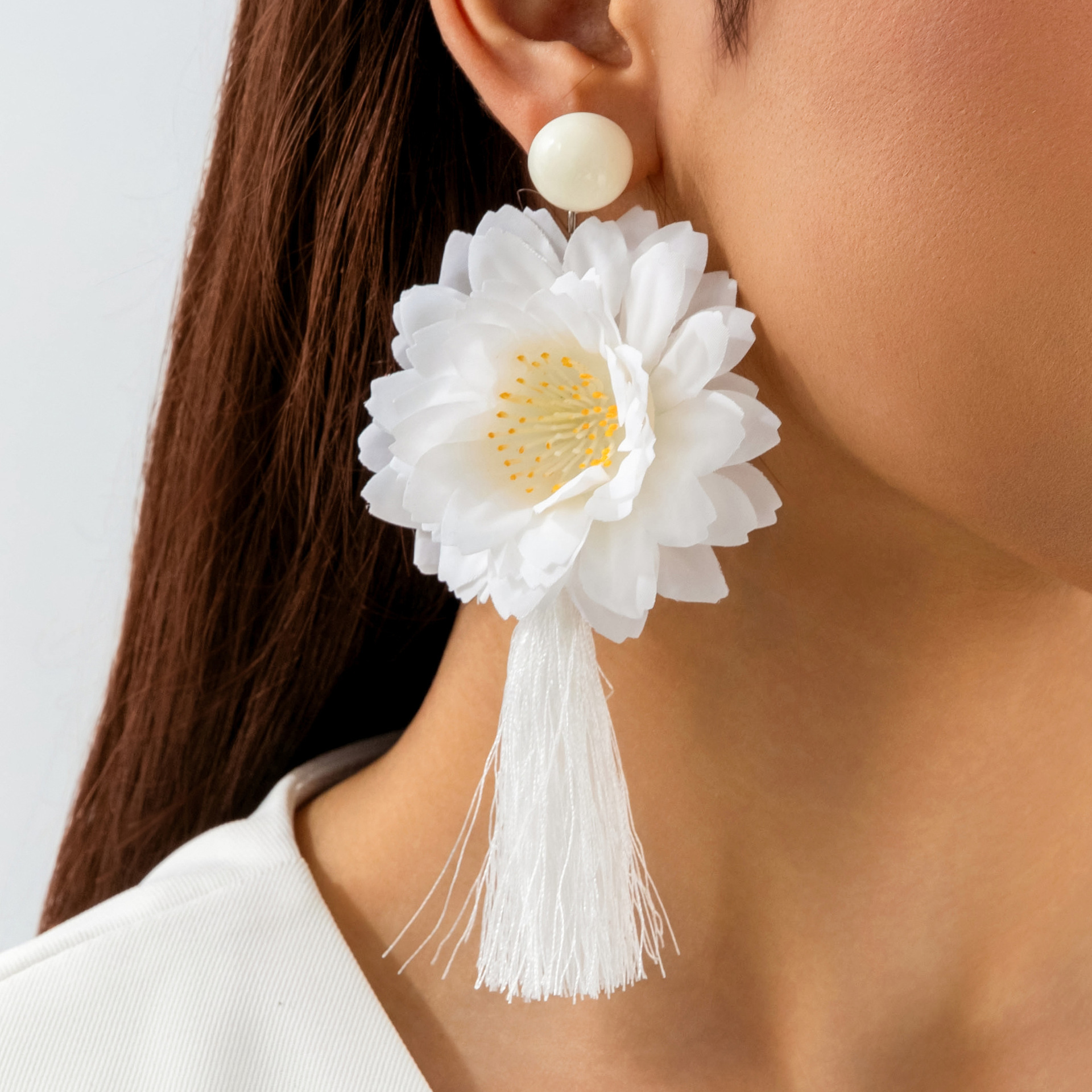 31569-ear-white-EP